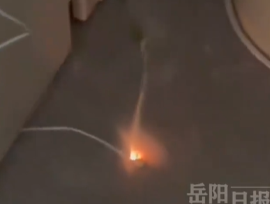 女子未拔插頭致「充電線自燃」　她傻眼：非雜牌，只用一個多月