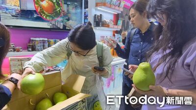 影/秒殺!陸民眾激情消費花蓮文旦柚 中秋前夕京滬搶訂1800箱