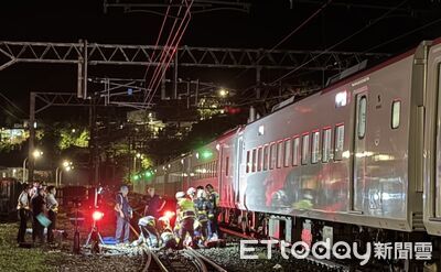快訊/猴硐火車站外傳撞人!女多處擦挫、手骨折送醫 台鐵列車延誤