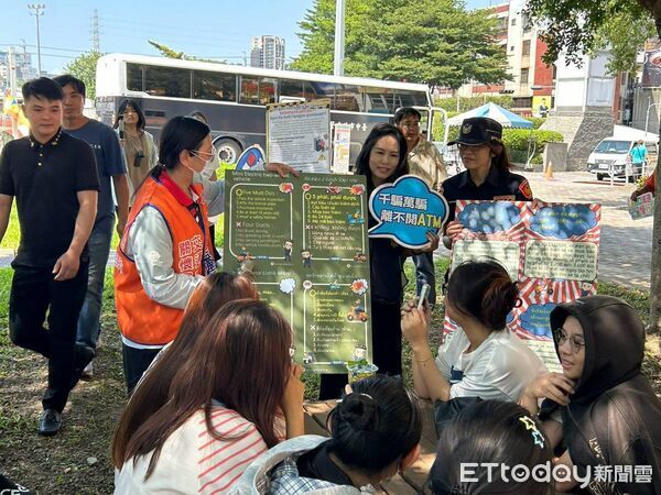 ▲▼台中交通大隊到大學宣導停讓文化與機車安全。（圖／警方提供）