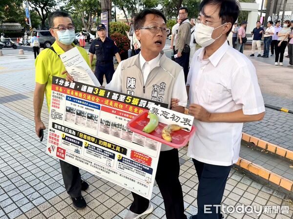 ▲台南市傳出民眾短時間內連續收到多張交通罰單,陳昌輝呼籲政府正視密集檢舉爭議。(記者林東良翻攝,下同)