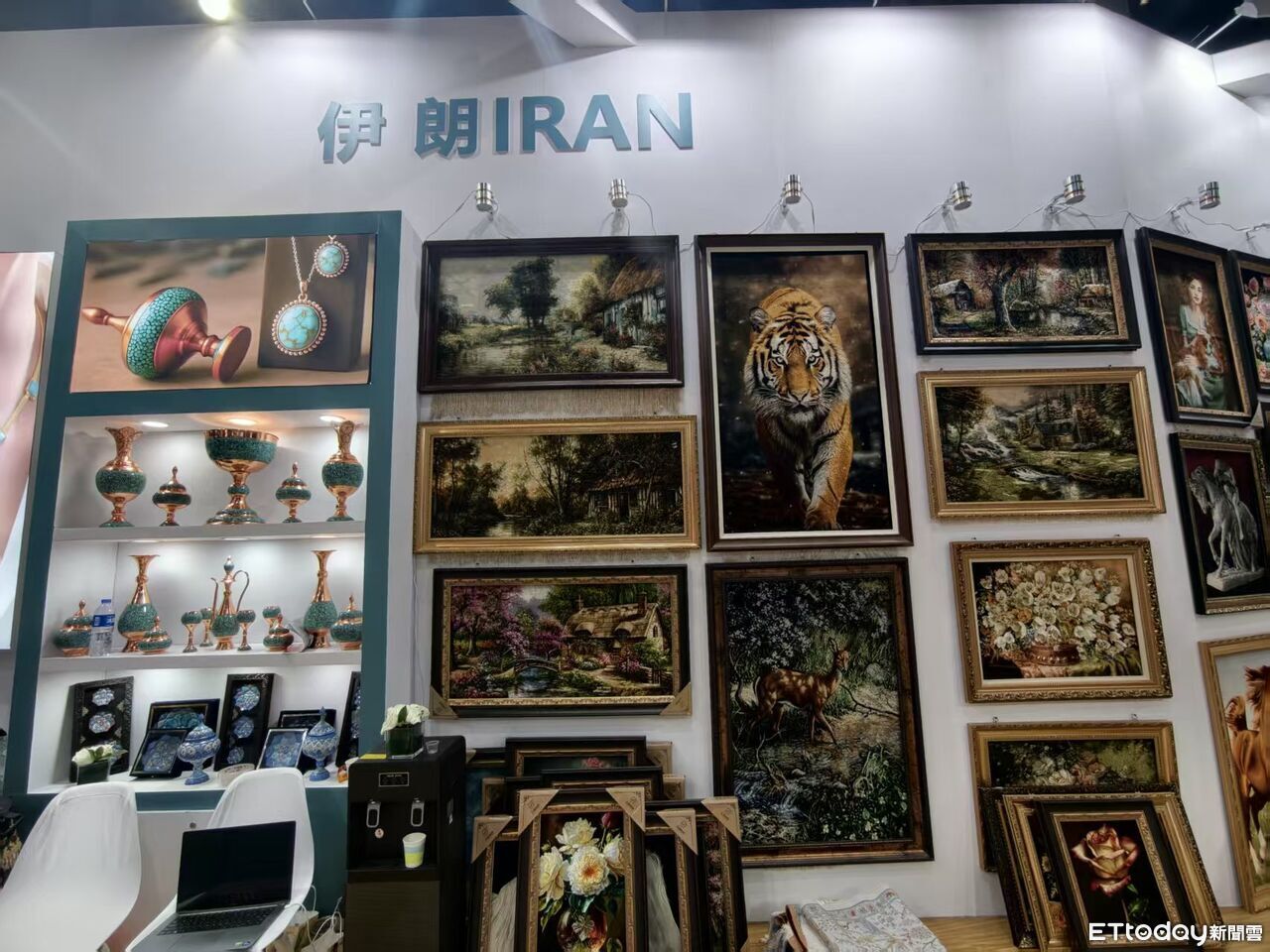 ▲▼  伊朗、波斯地毯、戰火之下搶運到北京參展           。（圖／記者任以芳攝）