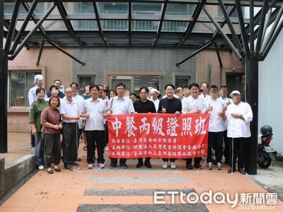 「更生」出好菜！更保臺南分會中餐丙級班結訓12人獲證照