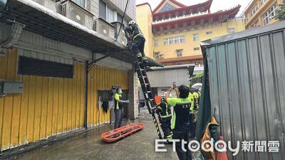 快訊／部立基隆醫院傳墜樓！病患摔落遮雨棚　送醫搶救不治