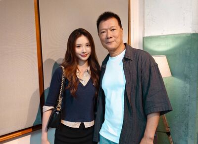 文化局長蔡詩萍松菸突爆哭　台下母親拭淚　「我的叛逆讓爸媽辛苦」