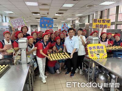 中秋前暖心送愛！31志工媽媽手做800顆蛋黃酥　送50家扶家庭