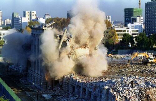 ▲▼南韓政府1996年爆破朝鮮總督府。（圖／翻攝自維基百科）