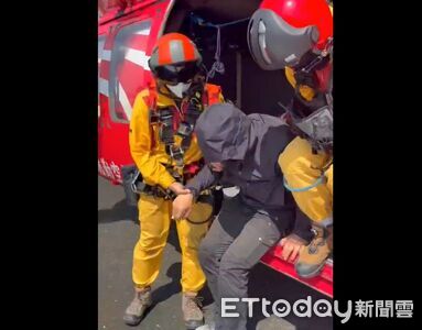 男攀南投駒盆山遭落石砸傷頭部 黑鷹直升機救援送醫