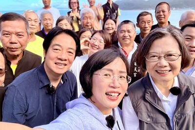上山下海!賴清德萬里請吃蟹、蔡英文也來了 蘇巧慧笑:哪道加香菜