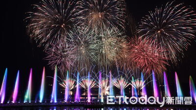 首推水舞劇場、24吋水中爆破煙火 日月潭花火音樂嘉年華震撼2萬觀眾