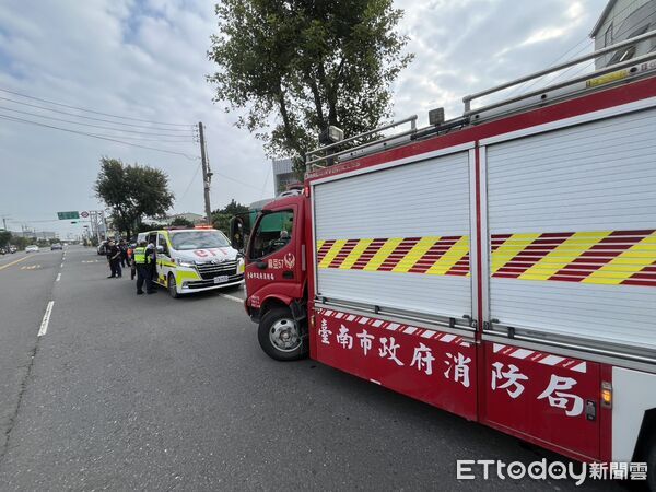 快訊／台南麻豆驚傳男子持刀隨機砍人！2婦受傷　警連開2槍制伏