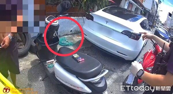 ▲▼員警在男子車內搜出2綑電線，又查獲依託咪酯菸彈1顆。（圖／吉安警分局提供，下同）