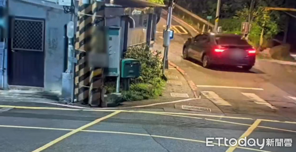 ▲▼陽明山殺人棄屍案，周嫌案發當天開車載著鄭姓女友上山。（圖／記者邱中岳翻攝）