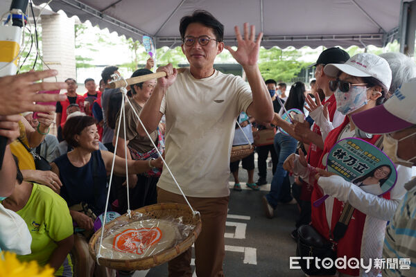 ▲台灣民眾黨台南市永康區市議員參選人林乃立13日舉行競選總部成立大會，數百名支持者到場。（記者林東良翻攝，下同）