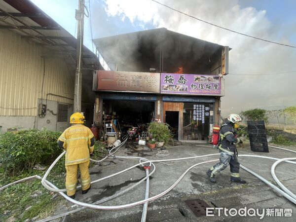▲埔里鎮中山路一段222號農機行下午發生住宅火警。（圖／記者高堂堯翻攝）