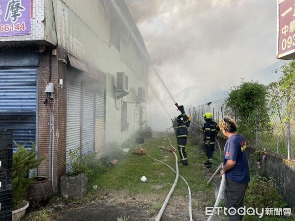 ▲埔里鎮中山路一段222號農機行下午發生住宅火警。（圖／記者高堂堯翻攝）
