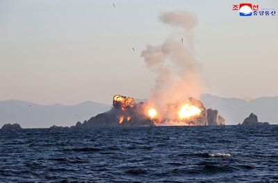 不滿美日韓軍演!北韓「混合發射」飛彈火箭炮無人機 測癱瘓防空