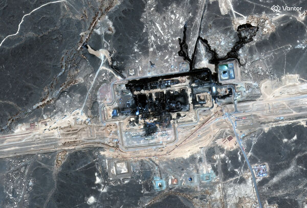▲▼ 沙烏地阿拉伯輸油管遭無人機攻擊，衛星影像曝光。（圖／路透）