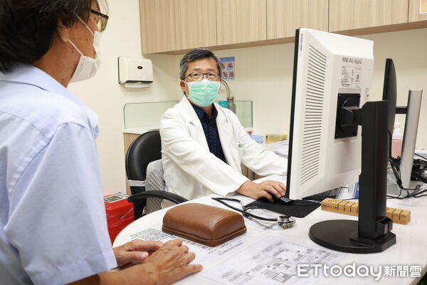 ▲57歲大學教授向楊成湛醫師求助並堅持先以中醫治療。（圖／門諾醫院，下同）