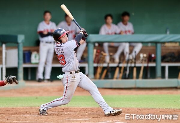 ▲日本九州亞洲聯盟選拔隊在第6局單局灌進5分,終場以9比8逆轉擊敗台電。(記者林東良翻攝,下同)