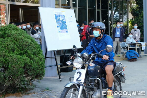 ▲▼騎乘循環檔機車、負重跑步考試。（圖／林業保育署南投分署提供）