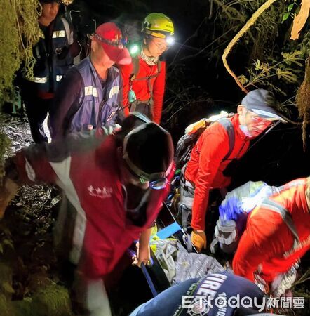 ▲▼台中和平區桃山步道一名58歲女山友下山時不慎滑落約50公尺邊坡受傷。（圖／記者李陳信得翻攝）