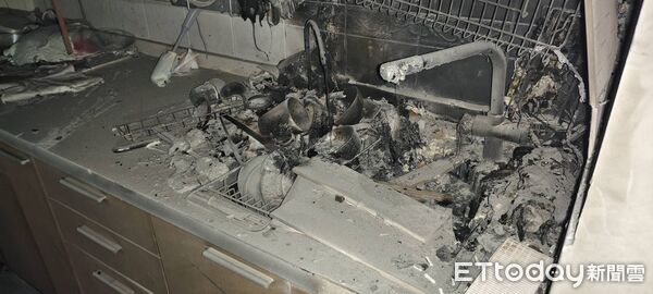 花蓮社區大樓疑「烘碗機起火」！保全幫滅火吸入濃煙 搶救無效亡