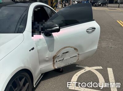 國道「本田戰賓士」!白車被撞出「洩恨印記」 2年輕人警局報到