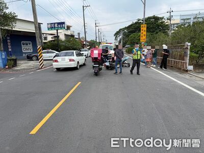 屏東74歲婦騎車左轉 與同向外送員機車擦撞倒地送醫