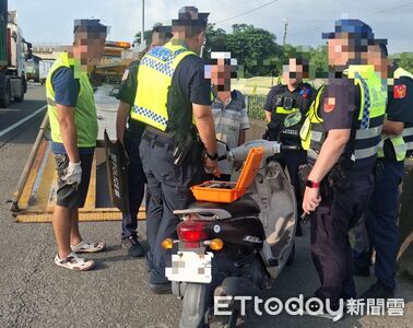 機車逆向飆國1近14公里！三寶伯誤上喊「趕時間」　警急封全線攔人