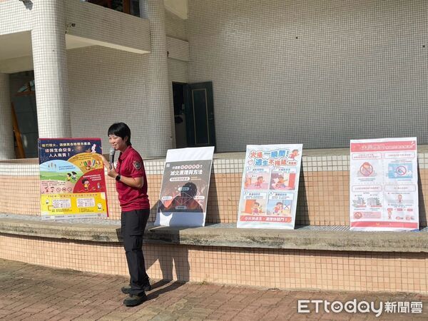▲台南市消防局後甲消防分隊前進復興國小辦理防火宣導,向學童講解用火、用電及避難逃生觀念。(記者林東良翻攝,下同)