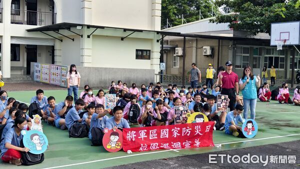 ▲台南市消防局第三救災救護大隊將軍分隊攜手將軍區公所，前進將軍國中舉辦消防安全宣導活動。（記者林東良翻攝，下同）