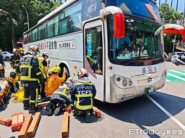 ▲▼新加坡婦人。（圖／記者許權毅翻攝）