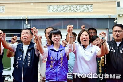 吳品叡攜手林于玲拚縣鄉合作　拋「敬老三好」力挺民雄升格