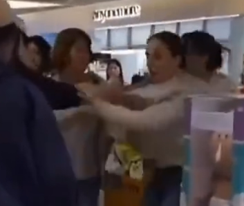 「全世界都討厭中國人」！中國女在弘大爆扯西方女…還波及嬰兒