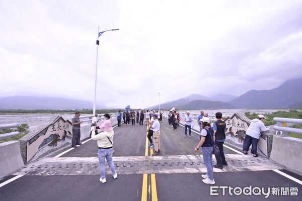 ▲▼花75鄉道「玉長大橋」0918震災復建工程順利完工，正式舉行通車典禮。（圖／花蓮縣政府提供，下同）