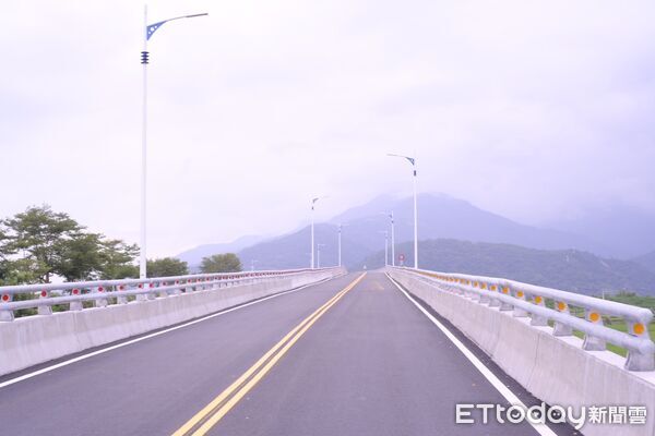 ▲▼花75鄉道「玉長大橋」0918震災復建工程順利完工，正式舉行通車典禮。（圖／花蓮縣政府提供，下同）