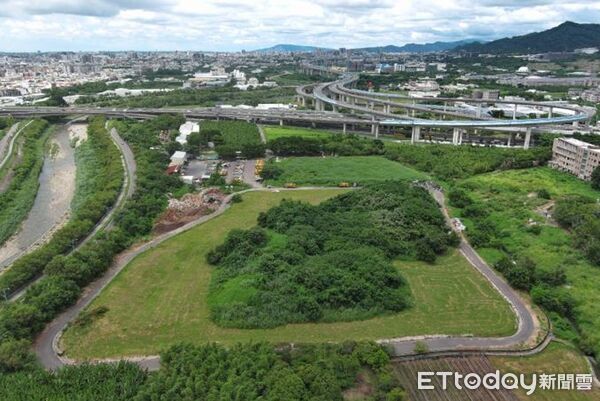 ▲台中床墊山清空 。（圖／中市府提供）