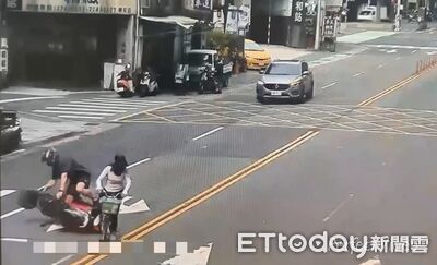 獨/中和單車婦鬼切 美籍藝人騎車慘摔畫面曝!她看一眼就跑