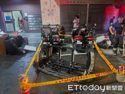 新北廢棄沙發突起火燒4機車 縱火男辯「打火機照明」不慎引燃