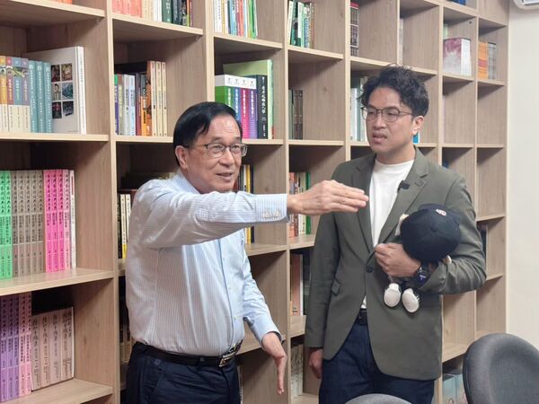 ▲▼陳致中貼出陳水扁與沈伯洋合照。（圖／翻攝自Facebook／陳致中）