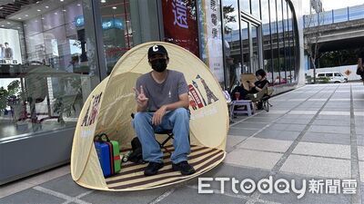 直擊/遠傳iPhone 18 Pro頭香哥曝夜排原因:總經理好親切