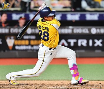 陳傑憲關鍵守備失誤!兄弟6局逆轉 4連勝搶回下半季龍頭