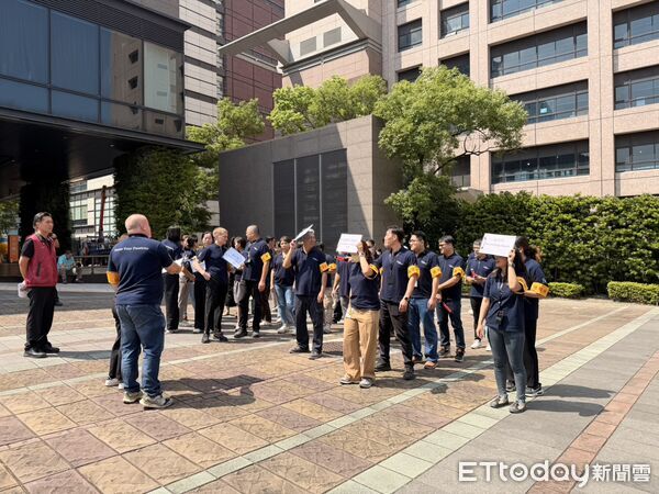 ▲台南市消防局第七大隊前往施工中的台南希爾頓世家酒店，進行消防安全演練。（記者林東良翻攝，下同）