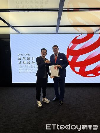 ▲崑山科大團隊研發「雙模式沖泡保溫瓶」，榮獲2026德國紅點設計獎肯定。（記者林東良翻攝，下同）