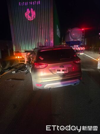 ▲▼台61休旅車撞進聯結車，40歲男OHCA送醫。（圖／記者鄧木卿翻攝）
