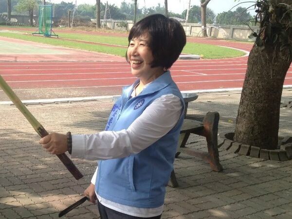 ▲▼謝典霖母親鄭汝芬交保。（圖／翻攝自Facebook／鄭汝芬）
