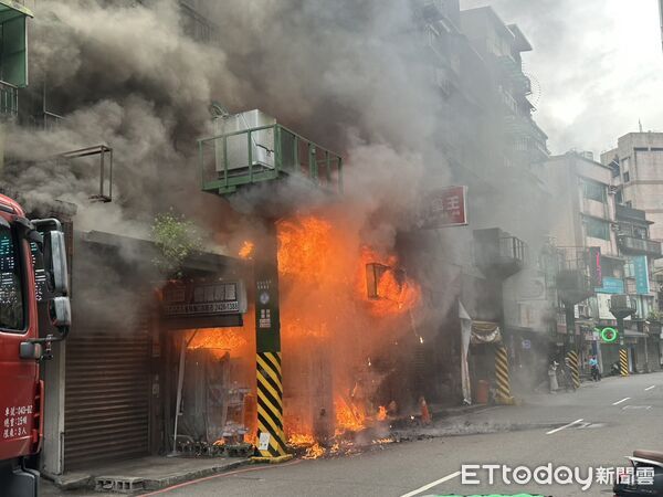 ▲▼基隆廟口一家早餐店上午傳出火警。（圖／記者郭世賢翻攝）