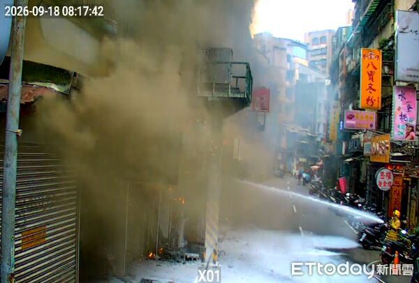 快訊／基隆廟口早餐店「陷火海」！滾滾濃煙狂竄 警消灌救中