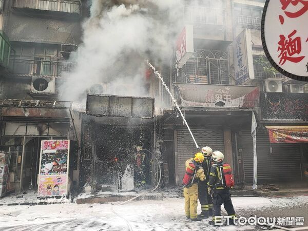 ▲▼基隆廟口一家早餐店上午傳出火警。（圖／記者郭世賢翻攝）